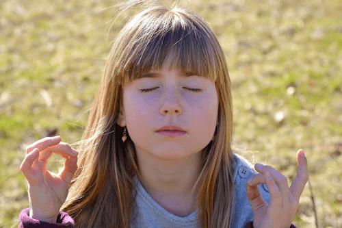 Hogyan segíthet a meditáció a szorongás csökkentésében?